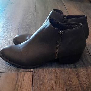 UNIONBAY Brown Boots, Size 9 W